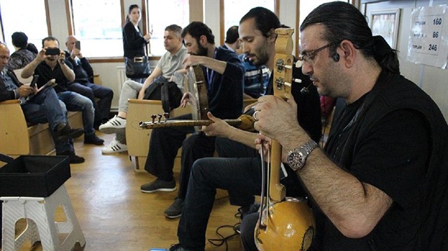 Vapur müzisyenlerinden oluşan orkestra, Eminönü ve Kadıköy hattında konser verdi. 