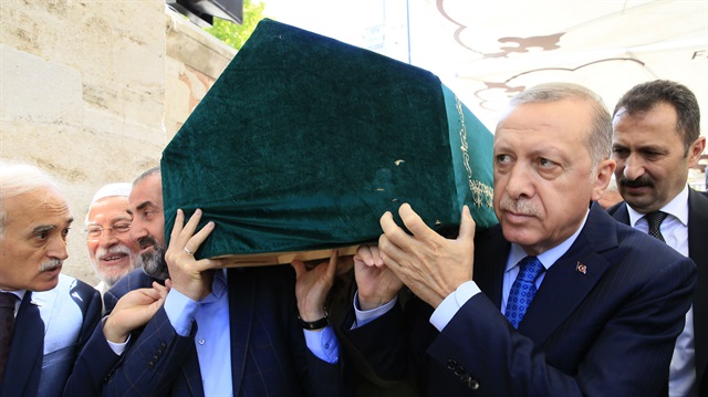 Cumhurbaşkanı Erdoğan, Semavi Eyice'yi son yolculuğunda yalnız bırakmadı.