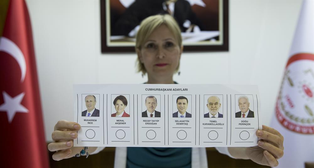24 Haziran'da kullanılacak oy pusuluları kamuoyu ile ilk kez paylaşıldı.