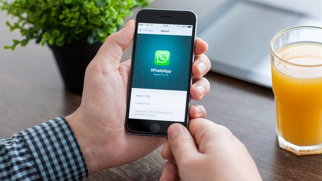WhatsApp, 16 yaşından küçüklerin anlık mesajlaşma servisini kullanmaya devam etmesi için ebeveyn ya da vasi onayına ihtiyaç duymaya başladı.