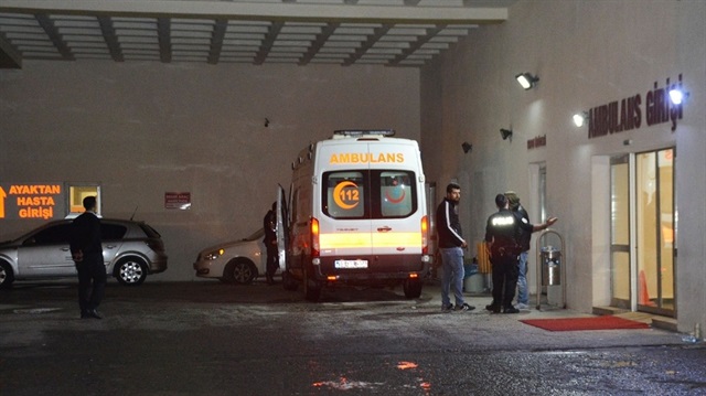 Bitlis'te polisleri taşıyan minibüs devrildi