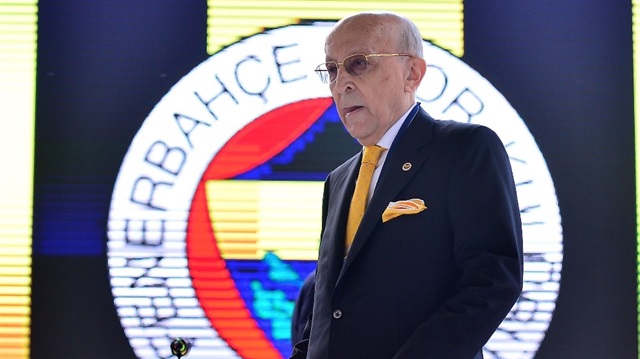 Fenerbahçe Divan Kurulu'na, Vefa Küçük başkanlık ediyor.