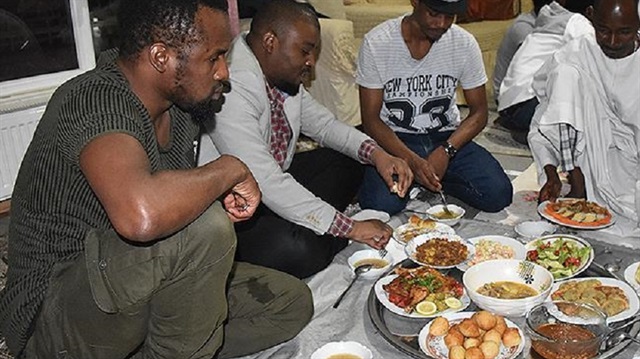 Türkiye'deki Afrikalılar Ramazan bayramını hep birlikte geçiriyor. 