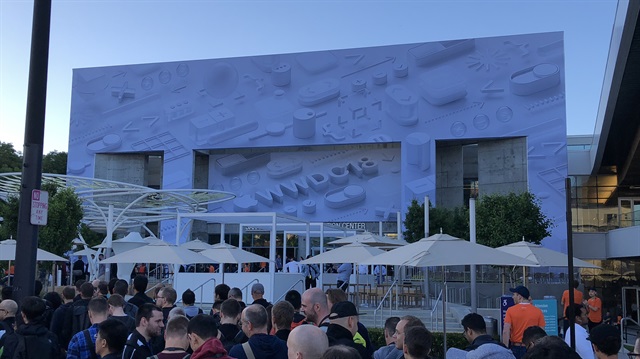 WWDC 2018 etkinliği San Jose Convention Center'da gerçekleşiyor.