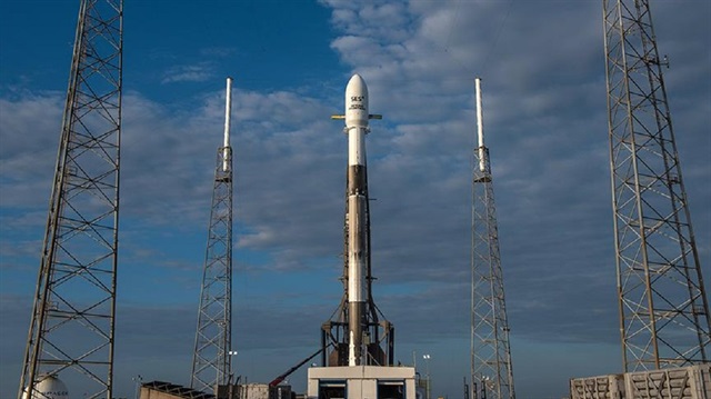 SpaceX, mayıs ayının sonunda da Falcon 9 roketiyle California'dan 5 haberleşme uydusu ve 2 ABD-Almanya bilimsel araştırma uydusu fırlatmıştı.