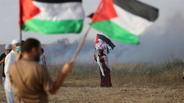 Filistinliler, Toprak Günü'nün 42. yılı nedeniyle 30 Mart'tan bu yana barışçıl eylemler düzenliyor. 