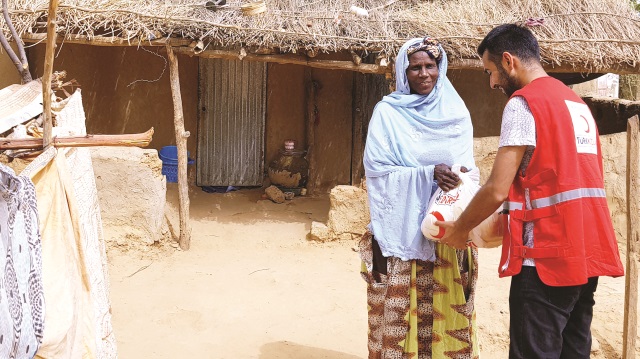 ​Kızılay, Senegal’de açlık sınırında yaşayan 7 bin aileye gıda yardımı yaptı. 