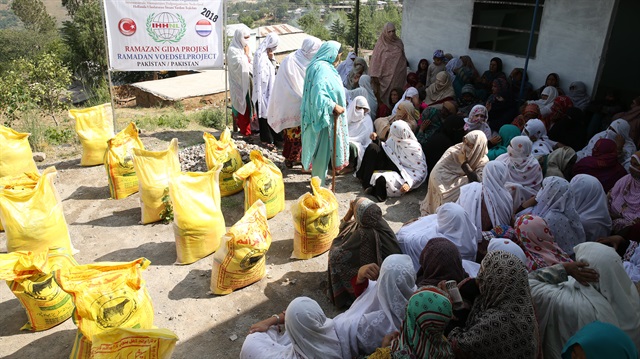 İHH Hollanda'dan Pakistan'a ramazan yardımı