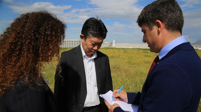 Japon mürekkep üreticisi Toyo Ink'ın Yönetim Kurulu Başkanı Koji Wada Manisa'da yatırım yapılacak arazileri gezdi.