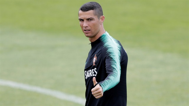 Ronaldo, Portekiz Milli Takımı ile çıktığı 132 maçta 76 gole imzasını attı.