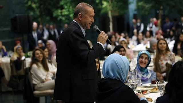 الرئيس التركي يُبشر بدمج وزارتي الأسرة والعمل