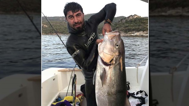 Rohat Basut, 51 kilo ağırlığını akyanın avlanması için 50 dakika uğraştığını söyledi.