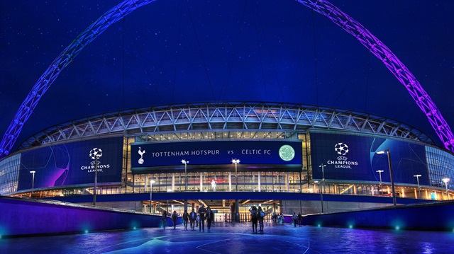 Şampiyonlar Ligi'nde yeni renkler pembe ve mavi ağrılıklı oldu.