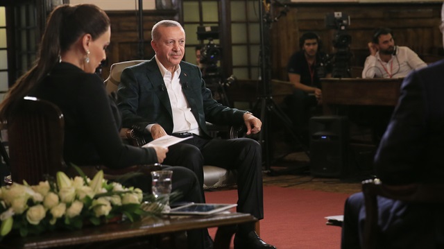 Cumhurbaşkanı Recep Tayyip Erdoğan, canlı yayında soruları yanıtladı.