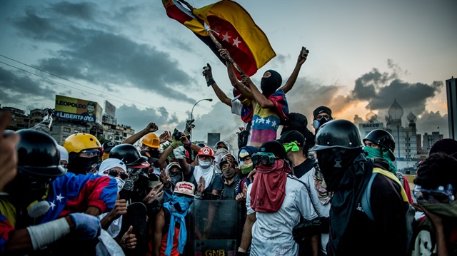 Krizle boğuşan Venezuela'ya AB'den 40 milyon dolar yardım