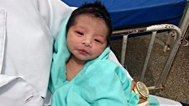 Diri diri gömülen bebek 7 saat sonra kurtarıldı!