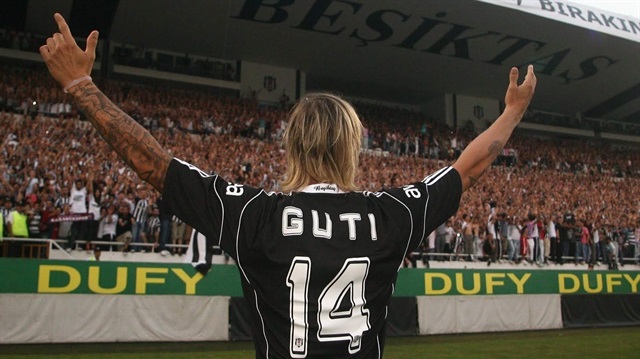 ​Guti Hernandez, Real Madrid'den ayrıldığı dönemde Beşiktaş'a transfer olmuş ve kısa bir dönem siyah beyazlı formayı giymişti.