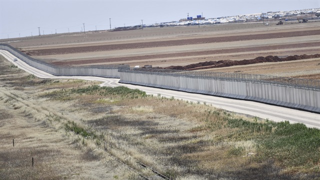 TOKİ, Suriye sınırındaki 564 kilometrelik güvenlik duvarını tamamladı. 