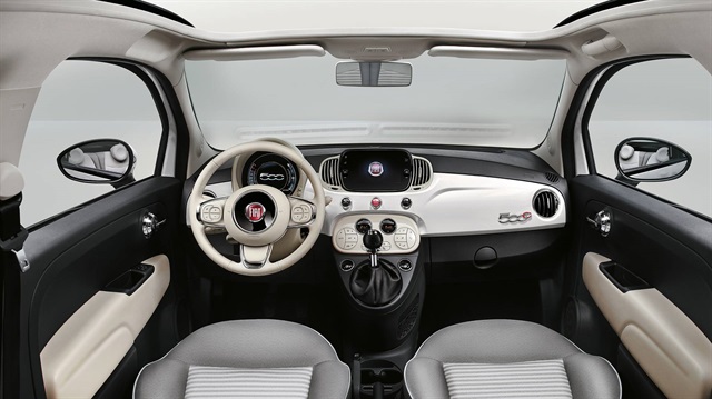 Fiat 500’ün yeni Collezione serisi, Türkiye'de 116 bin 900 lira fiyatıyla satışa sunuluyor.   