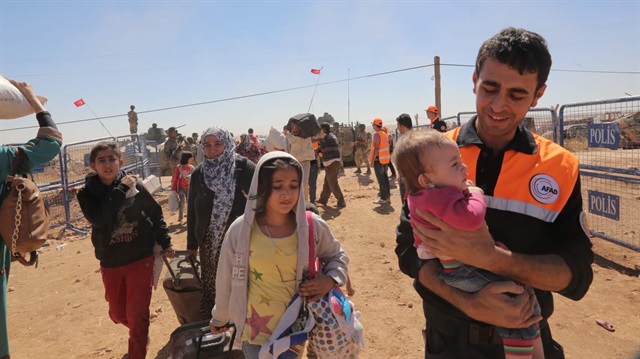 Türkiye, savaş, ölüm ve zulümden kaçan yaklaşık 4 milyon sığınmacıya da ev sahipliği yaptı.