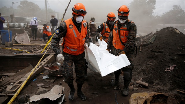 Fuego Yanardağı'nın patlaması sonucu 114 kişi yaşamını yitirirken 150'den fazla kişinin halen kayıp olduğu belirtiliyor.