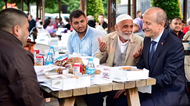 Fatih Belediye Başkanı Fatih Suver, Ramazan boyunca vatandaşlarla bir aradaydı.