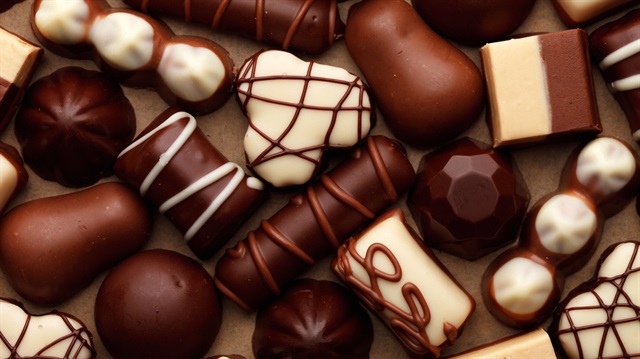Çikolata kalori değeri yüksek, enerji veren bir yiyecektir.