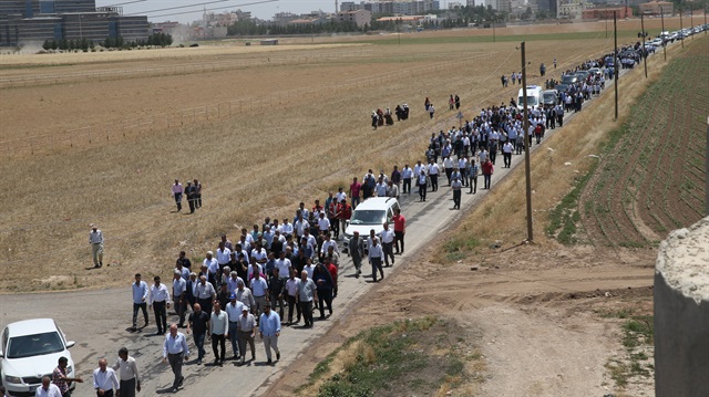 Suruç'ta hayatını kaybeden Mehmet Şah Yıldız'ın cenaze törenine çok sayıda kişi katıldı.