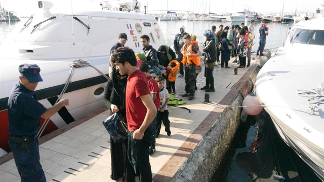 Arşiv: İzmir'in Çeşme ve Dikili ilçeleri açıklarında yasa dışı yollardan yurt dışına çıkmaya çalışan 61 yabancı uyruklu yakalandı