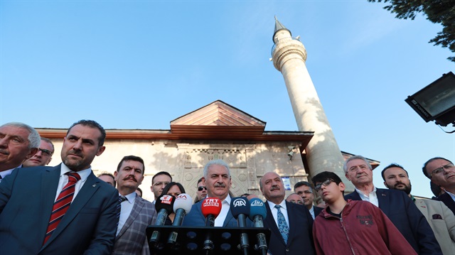 رئيس الوزراء التركي يؤدي صلاة عيد الفطر في ولاية "أرزينجان"