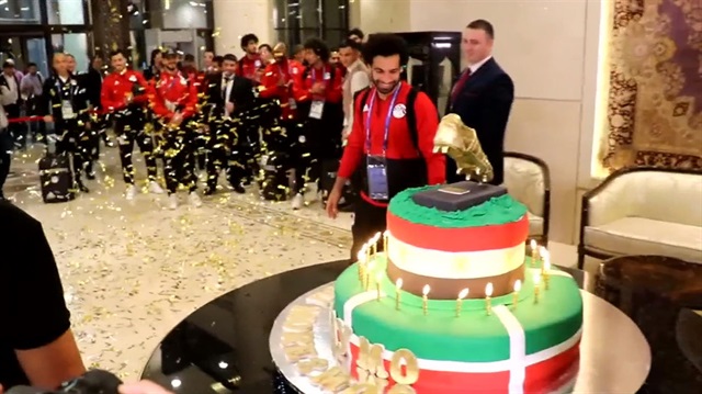 Chechen fans bring smile to Salah's face with 100kg cake