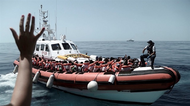 للمرة الثانية.. إيطاليا تمنع سفينتين تحملان مهاجرين من دخول موانئها