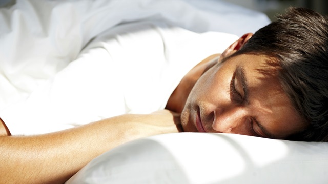 ​Günde 6 saatten az, 10 saatten fazla uyumak sağlık sorunlarına yol açıyor.