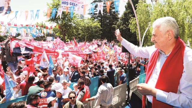 ​Başbakan Binali Yıldırım, Tokat ve Sivas mitinglerinde konuştu