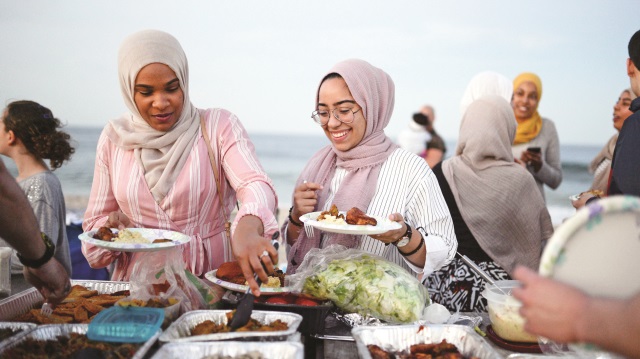 Amerika’daki Müslümanlar bayram yemeğinde buluştu.