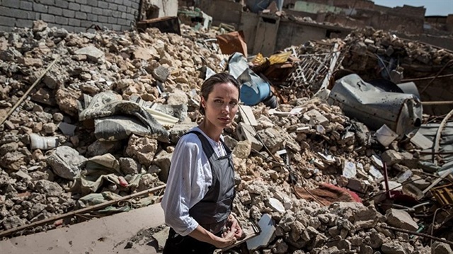 Angelina Jolie Musul'da ''Gördüğüm en büyük yıkım''