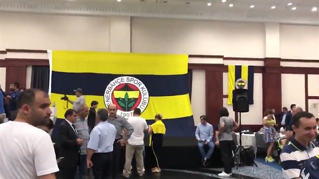 Galatasaray marşı sonrası salondakiler büyük şaşkınlık yaşadı.