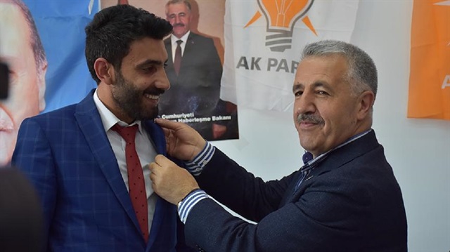 Saadet Partisi'nden istifa eden 24 kişi AK Parti'ye katıldı.