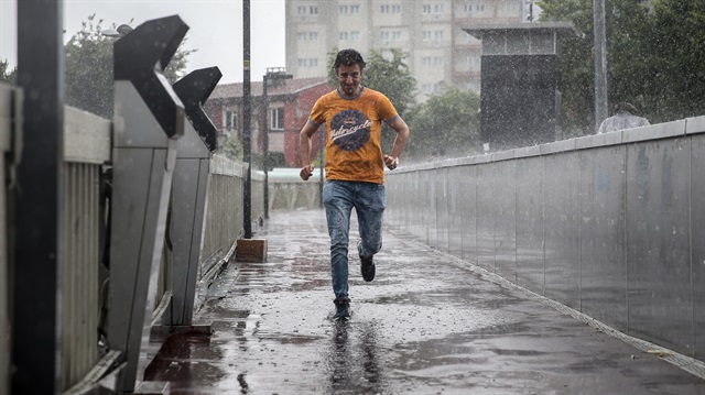 İstanbul ve bazı illere sağanak yağış uyarısı yapıldı. 