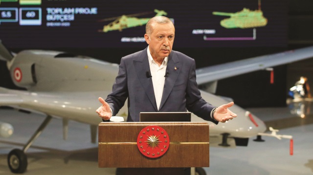 Gençlerle dün akşam TUSAŞ’ta bir araya gelen Cumhurbaşkanı Erdoğan, milli savunma sanayiinde atılan adımları anlattı. 