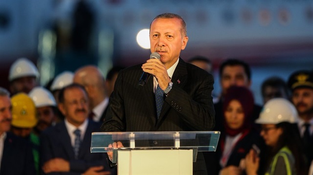 Cumhurbaşkanı Erdoğan, ilk inişi gerçekleştirdiği İstanbul Yeni Havalimanı'nda açıklamalarda bulundu. 