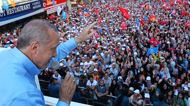 Cumhurbaşkanı Erdoğan, İstanbul Gaziosmanpaşa'da düzenlenen mitingde vatandaşlara hitap etti.