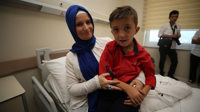 Makedonya'da yaşayan 8 yaşındaki Betim Seyfullah tedavi için Türkiye'ye getirildi.