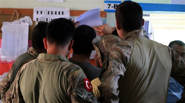 ​​​الجنود الأتراك يشاركون في الانتخابات من "عفرين" السورية!