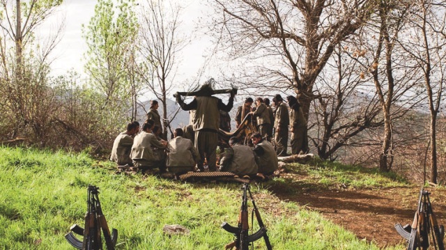 PKK’nın 10’a yakın kampı yerle bir edildi.