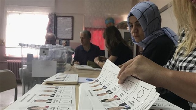 بالتزامن مع التصويت : دور الانتخابات في الحياة السياسية التركية 