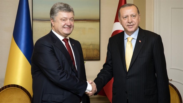 Petro Poroshenko (L) and Recep Tayyip Erdoğan (R) 