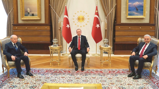 Türkiye’deki yönetim modelini değiştiren 24 Haziran seçimlerinden zaferle çıkan “Cumhur İttifakı” Külliye’de buluştu.