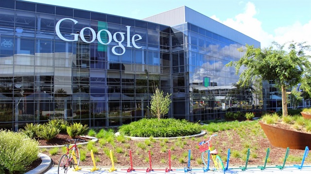 Google'ın merkezi Mountain View şehrinde yer alıyor.