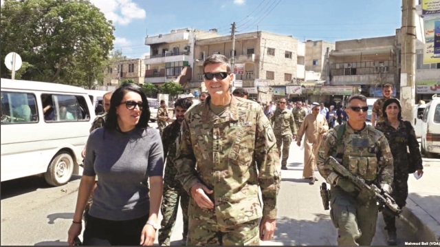 Türkiye ile mutabakat sonrası Münbiç’e gelen en yetkili isim ABD Merkez Kuvvetler Komutanı Joseph Votel oldu.